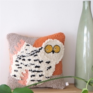 coussin hibou punch needle artisanat textile chaumière oiseau