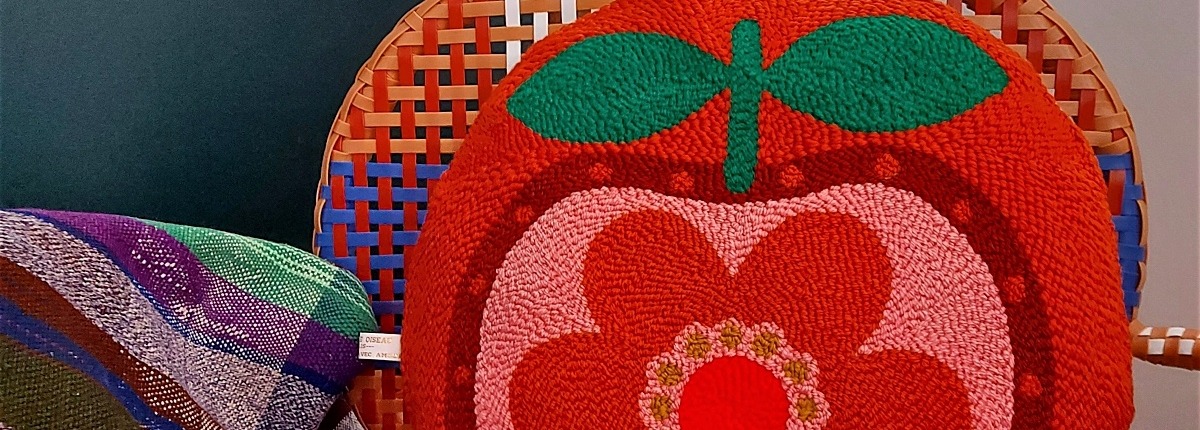 artisanat textile coussin punch needle pomme granny