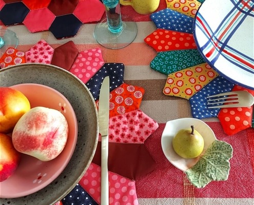 sets de table en patchwork chaumière multicolores par chaumière oiseau studio