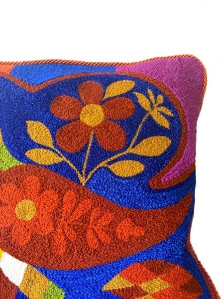 Coussin Oiseau Arlequin – Image 5