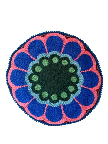coussin fleur bleu et rose format rond par chaumiere oiseau studio