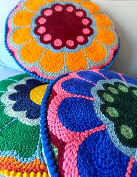 Coussin Fleur vert et safran – Image 3
