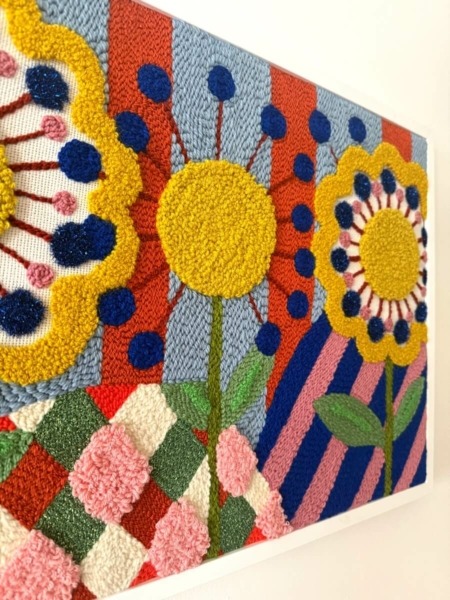 profil tableau textile punch needle fleurs arlequin par chaumiere oiseau studio