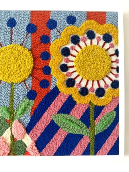 zoom fleur et rayures roses et bleues tableau textile chaumiere oiseau studio