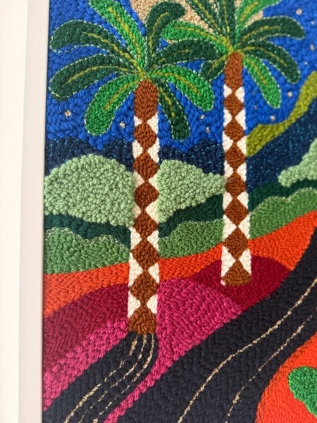 palmiers brodés et fils lurex - tableau textile oasis par chaumiere oiseau studio