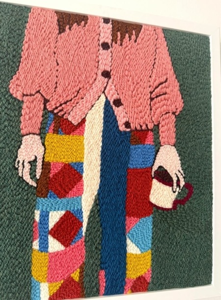vue en perspective tableau textile patchwork pants - pièce unique brodée main par chaumiere oiseau studio