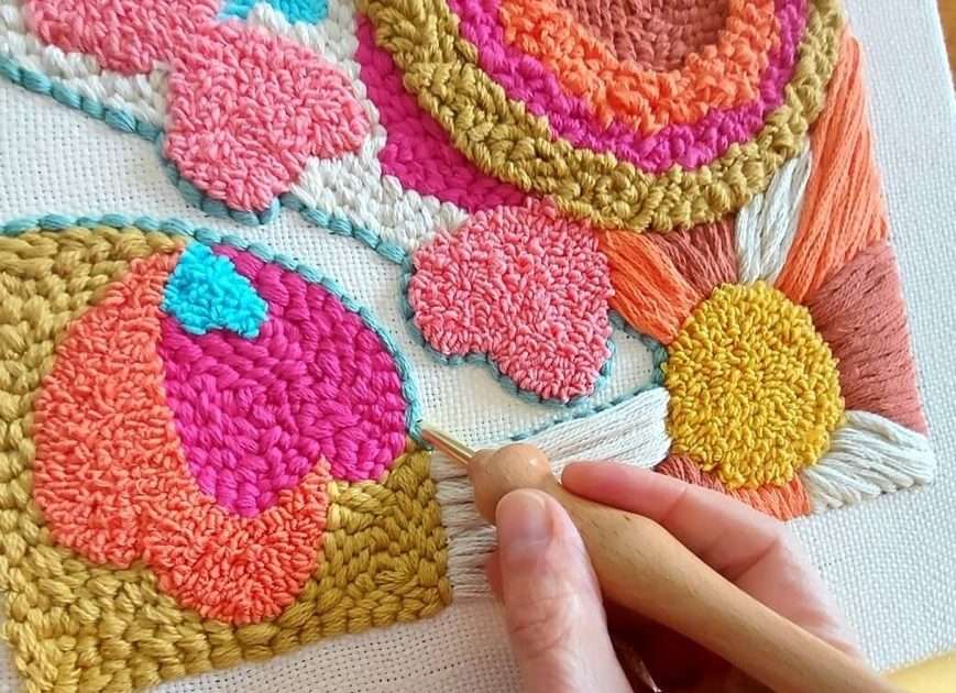 ateliers et stages de punch needle, découverte de la technique de la broderie à l'aiguille à poinçonner par chaumière oiseau studio, paris